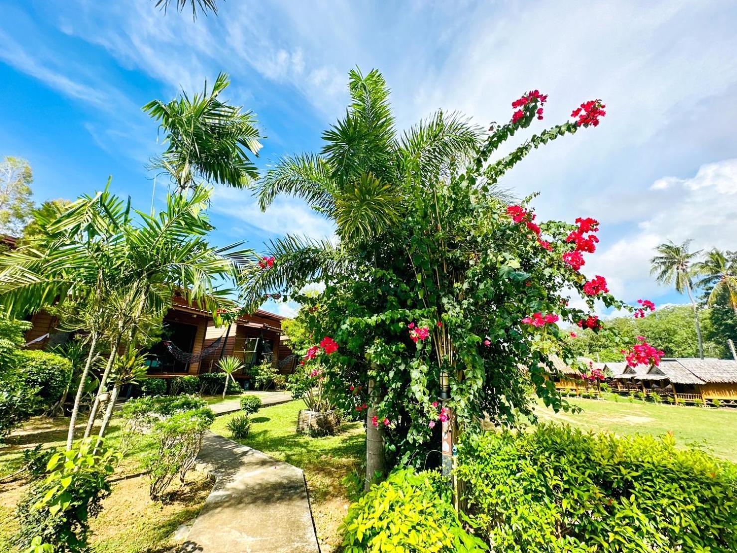 Baan Check In Hotell Ko Lanta Eksteriør bilde