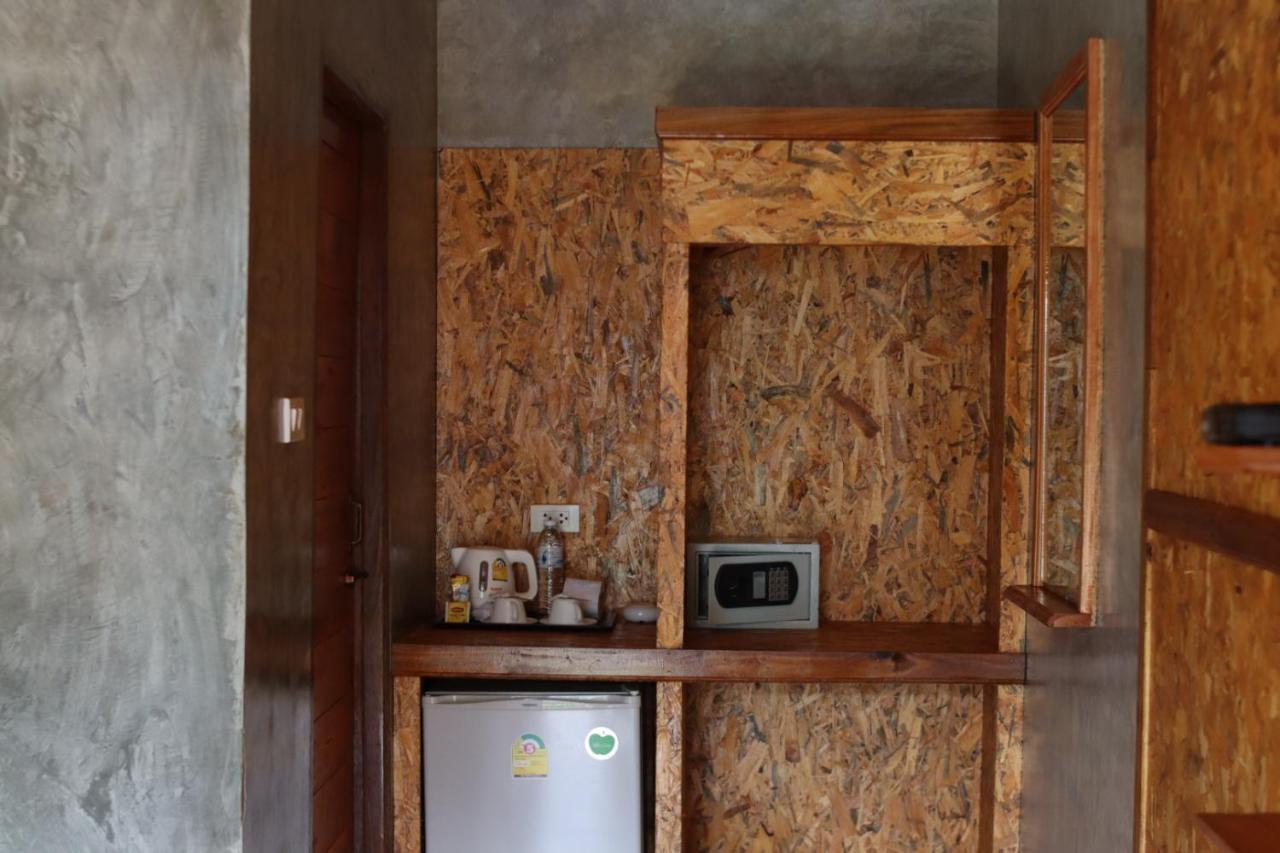 Baan Check In Hotell Ko Lanta Eksteriør bilde