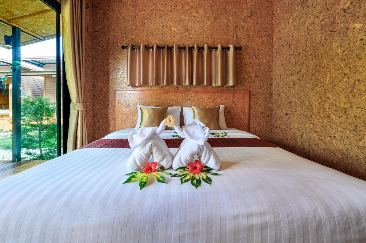 Baan Check In Hotell Ko Lanta Eksteriør bilde